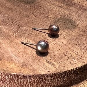 Unique Vintage Irridescent plum colored stud Earrings